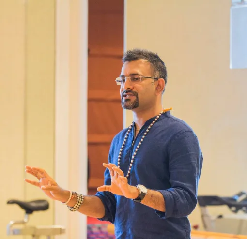 sumit-manav-yoga-teacher-trainer-dubai.webp